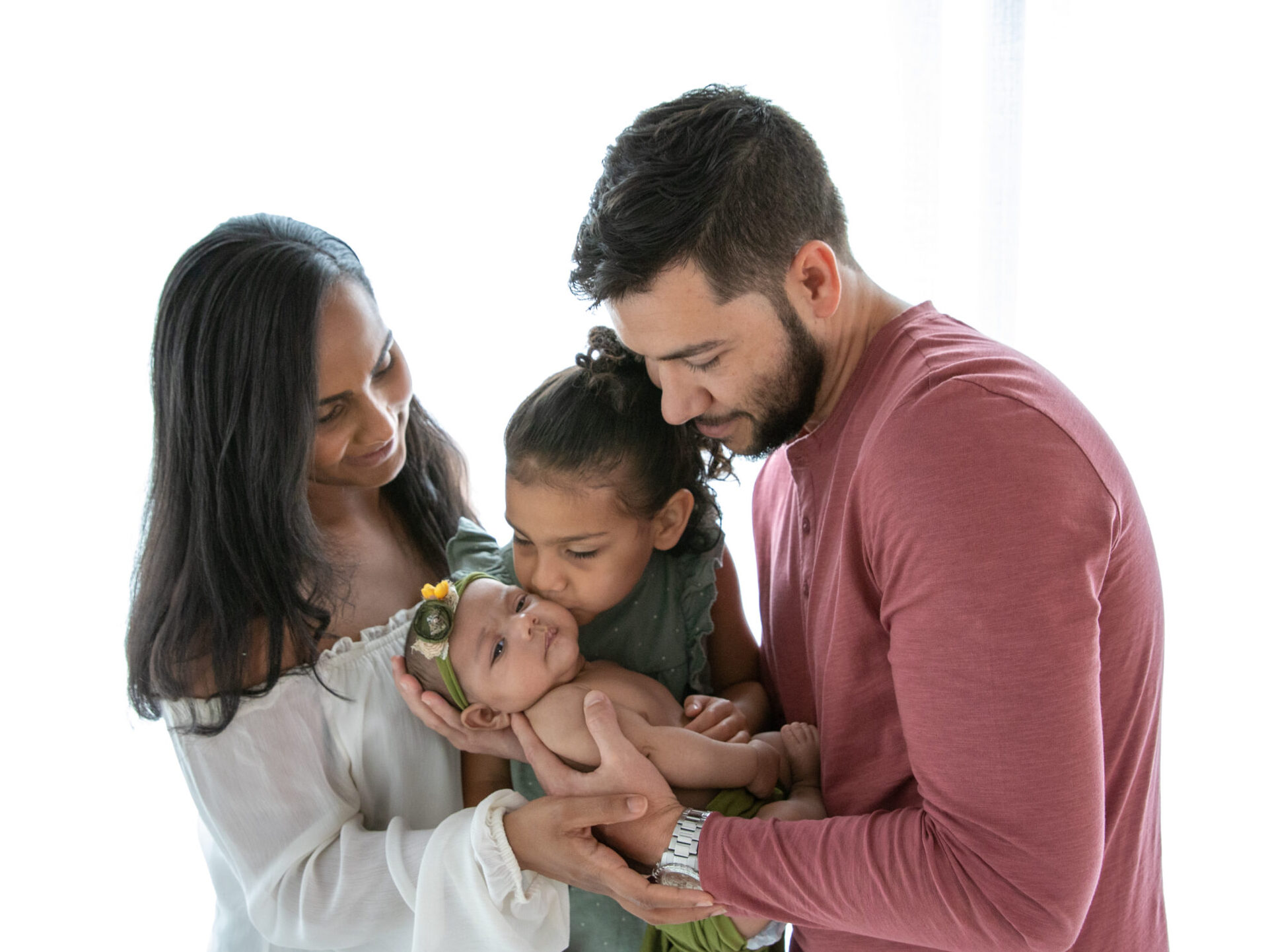 Family photoshoot with newborn